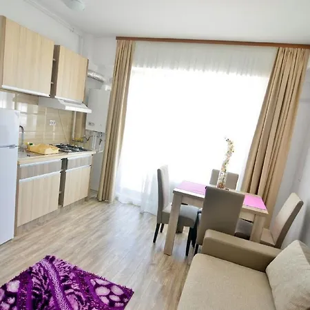 Apartment Party Mamaia