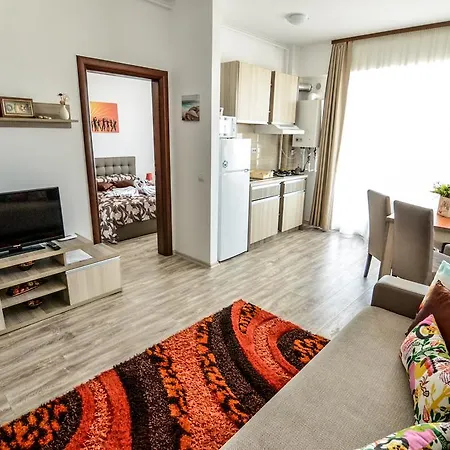 Apartment Party Mamaia